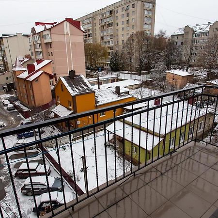 Подобово В Центрі Поряд Жд Tarnopol Zewnętrze zdjęcie